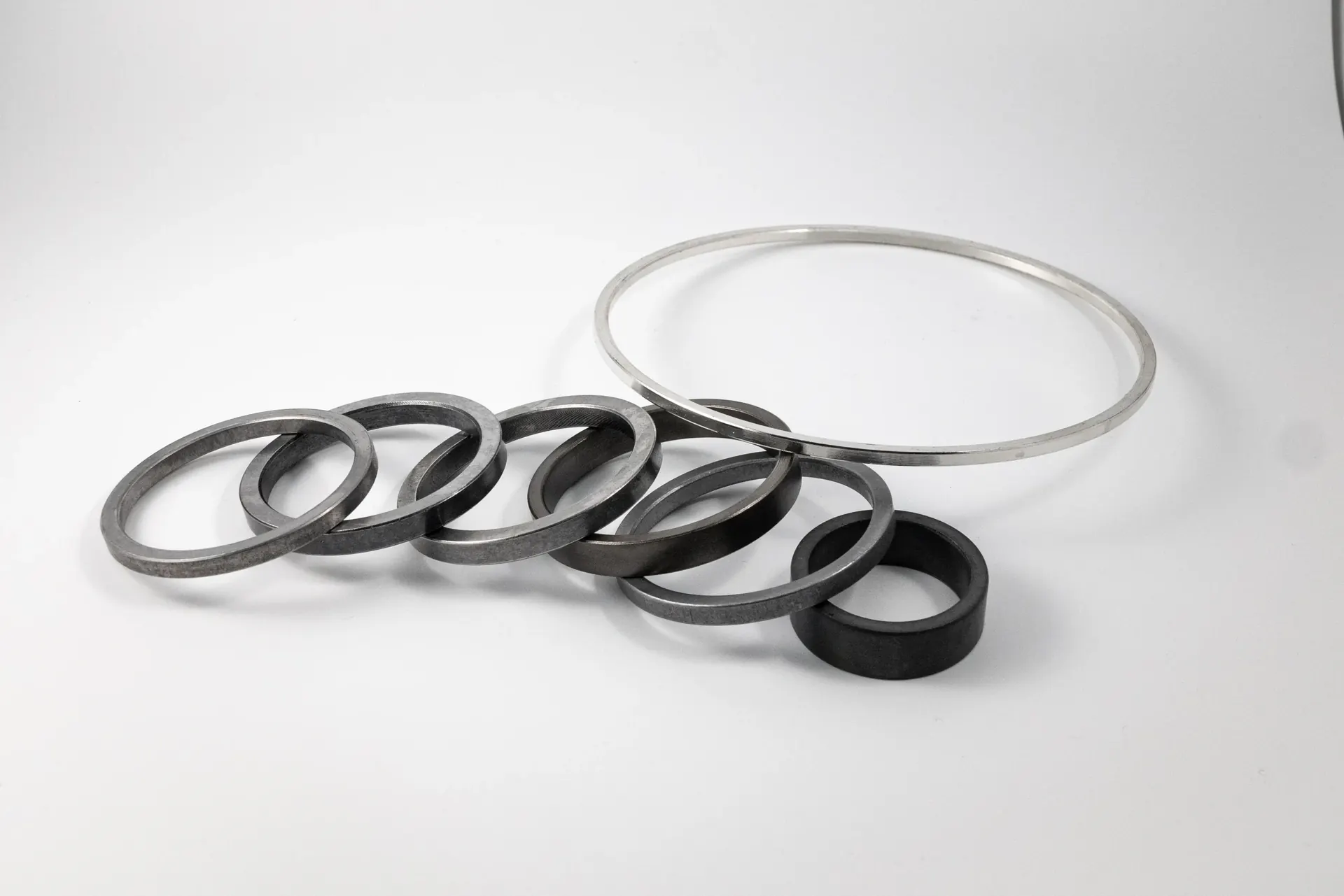 Bearing spacer rings